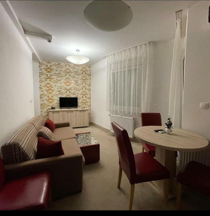 Holiday Wing Apartment 2 Jagodina Eksteriør billede