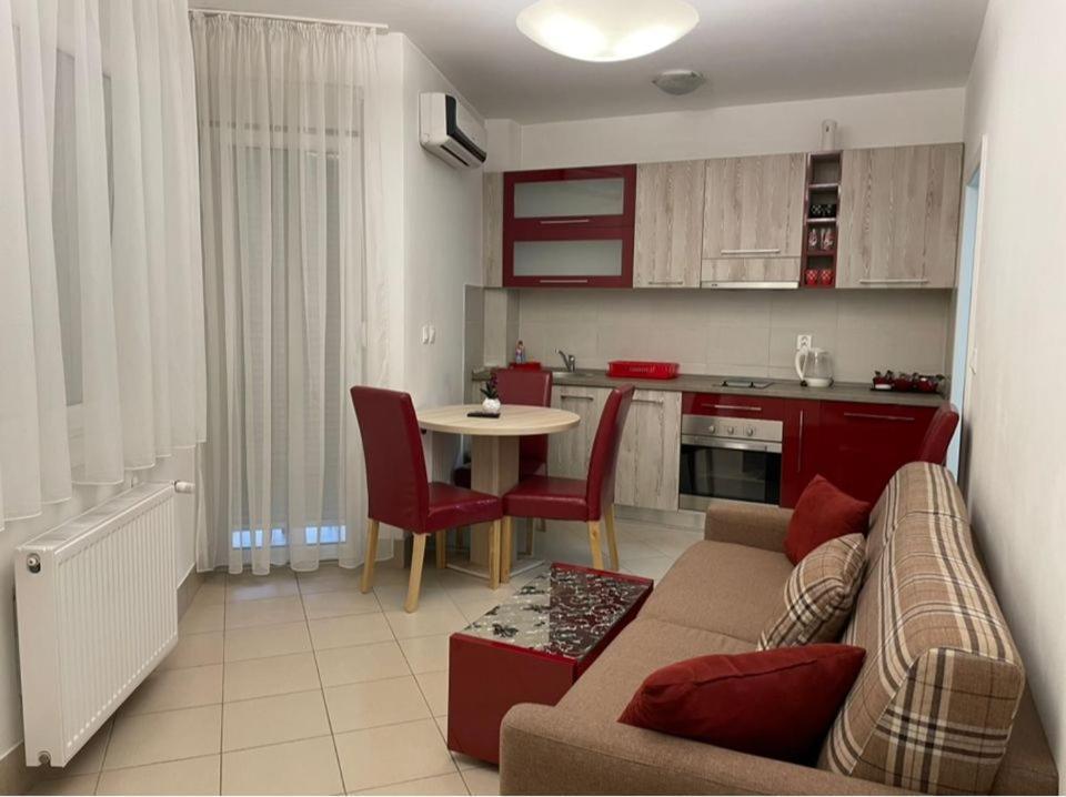 Holiday Wing Apartment 2 Jagodina Eksteriør billede