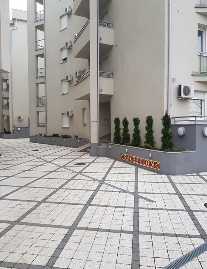 Holiday Wing Apartment 2 Jagodina Eksteriør billede