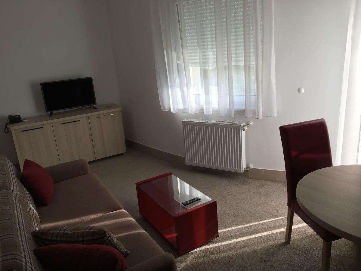 Holiday Wing Apartment 2 Jagodina Eksteriør billede
